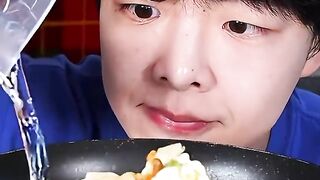 Spicy black bean noodles mukbang