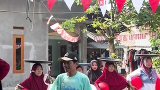 Ibu ibu Lomba