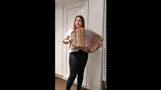 When Eva Pires starts playing, no one can stop her, shes a great professional.