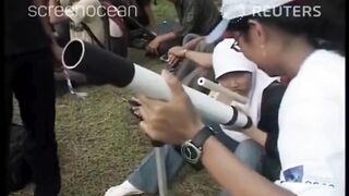 Warga antusias menyaksikan Gerhana matahari cincin Lampung - 26 Januari 2009