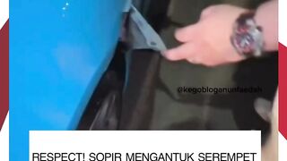 Porsche Cayman Biru Diserempet Truk Besar, Sopir Mengantuk Jadi Penyebab     Ask ChatGPT