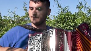 Bryan de Luílhas with a beautiful concertina playing perfectly. folklore party music