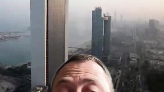 В ОАЕ МАСОВО ЗАКРИВАТ СМЕТКИ НА РУСКИ ФИРМИ