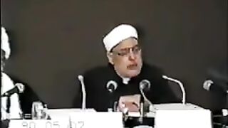 ومن يطلب الخير من الغرب فهو أحمق . ليس لنا