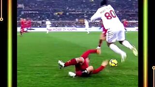 Ronaldinho di AC Milan Skill Gila Bikin Lawan Bingung!