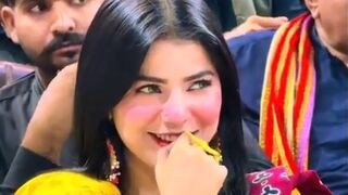 هلين ته تنهنجي پويان قطارٿي هلي