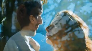 Mahira Khan and Hamayou saeed Kiss in Love Guru
