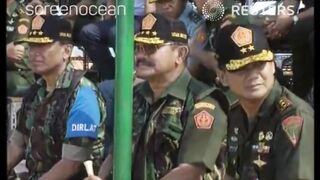 Momen Prabowo Subianto duduk bersebelahan Dengan Faisal tanjung