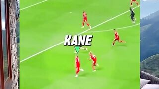 Tidak cuma cetak gol, striker juga bisa jadi pelindung