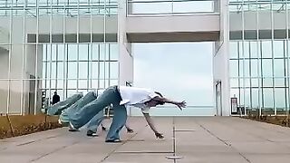 葛西臨海公園でシンクロアクロバット佐藤三兄弟 三つ子 triplets acrobatics japan tokyo shorts