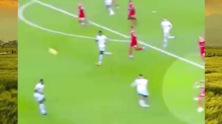 Ketika kiper mencoba jadi playmaker dan lupa dia bukan Xavi  BlunderKiper SepakBolaLucu FootballFails KiperNyasar NeuerKW