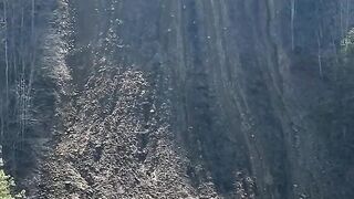 Record bike ride on rocks