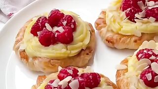 Raspberries for guest
