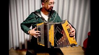 Whoever plays like this could only be the great Ace of the Concertina.
