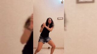 Indian Girl Zainab Dance 12