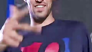 Sergio Busquets O Jogador De Terno