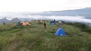 Keindahan Puncak Gunung Ini Bikin Terpana!