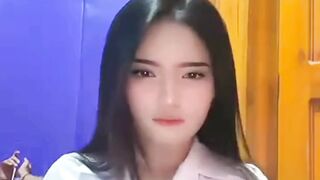 udh bajunya kekecilan