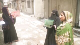 Fraudulent women conducting surveys who have been referred to the police
