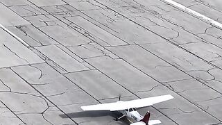 Аэропорт Куршевель  небольшой гражданский аэропорт во французских Альпах
