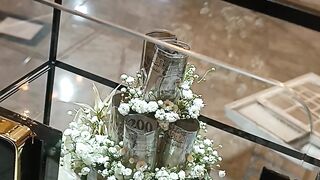 Gafit flower and money