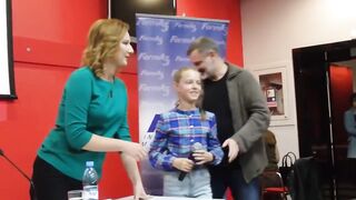 Братья и сестры! Началась война с народом России на земле России!