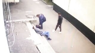 Избили ногой по лицу местного выпивоху