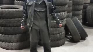 Одинокая ветка сирени
