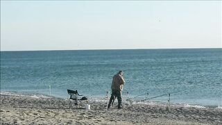 На черном море...