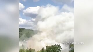 Сильный пожар в Москве парализовал движение