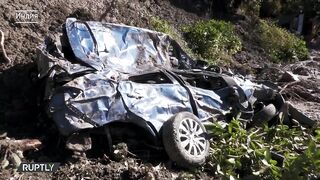 Страшные ливни, наводнения и оползни разрушают Индию.