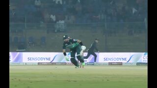 Rizwan played a wonderful ramp shot off Lockie Ferguson #PAKvNZ #rizwan #HarisSohail #BabarAzam????