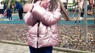 PARTY ANIMAL Tiktok Dance! Sofy balla di nuovo il trend di TIKTOK al parco! #shorts.