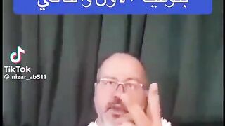 شخص يتحدث عن تجربته في مساعدة  ضبط السكر بنوعيه الأول والثاني كما جاء في