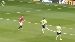 5 minutes of Robin Van Persie being ICONIC  Arsenal  Manchester United Premier League