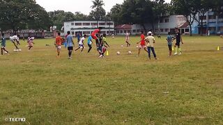Football paktis in Bangladesh.