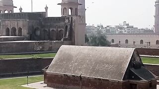 a beautiful view of the Minar-e-Pakistan Badshahi Mosque from the roof