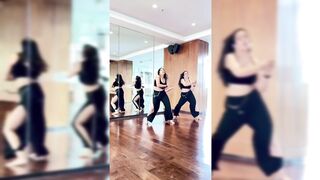 Indian Girl Eshna Chopra Dance 12
