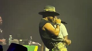 Shaggy live performance