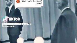 لحظة تنصيب الملك الحسن الزاني  من طرف الرئيس الفرنسي  ديغول كملك لمحميتة