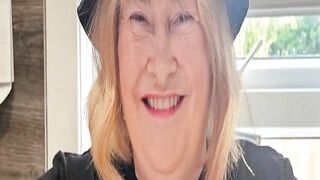 Susan Boyle Proves Shes an Oasis Superfan After U