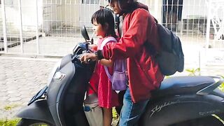 Berangkat sekolah bersama ayah