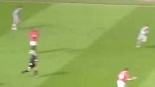 Fernando Torres with the finish vs Man United