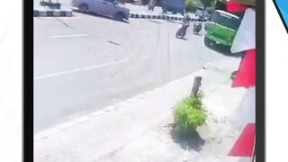 Rekaman CCTV kecelakaan