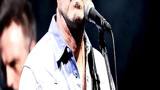 Noel Gallagher Makes Brutal Dig at Royal Family on