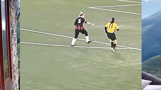 Momen unik di sepak bola wanita!