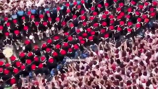 جماهير اسبانيا شكلت باجسادها خارطة فلسطين
