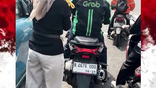 Ditinggal abang gojek gara-gara ganci nya jatoh