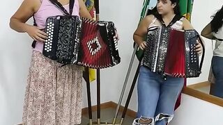 A duo from different generations, but great artists. duet folklore musicdiversecultureparty