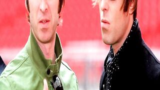 Oasis Fans Are Only Just Realising Hidden Detail I